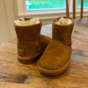 Kookaburra by UGG Toddler size 6